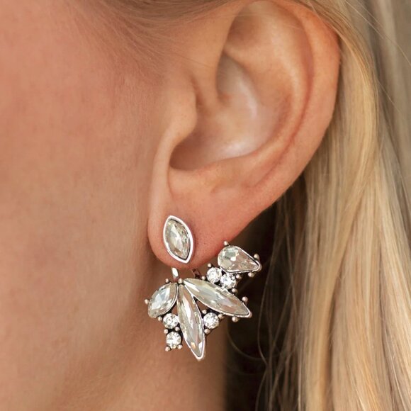 Paparazzi Jewelry Accessories - Deco Dynamite - White Earrings - Vintage - Picture 3 of 4